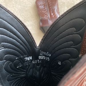 Laredo cowgirl cowboy boots